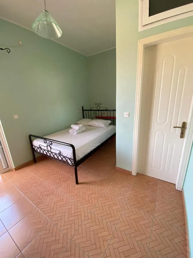 Vila Isufi Hotel Sarande 0*,  Albania
