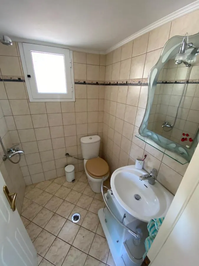 Vila Isufi Hotel Sarande Guest house
